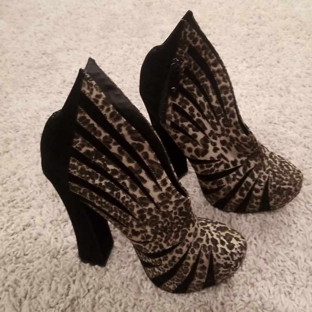 Penny Sue Cha Cha Leopard Shoes Sz 8.5